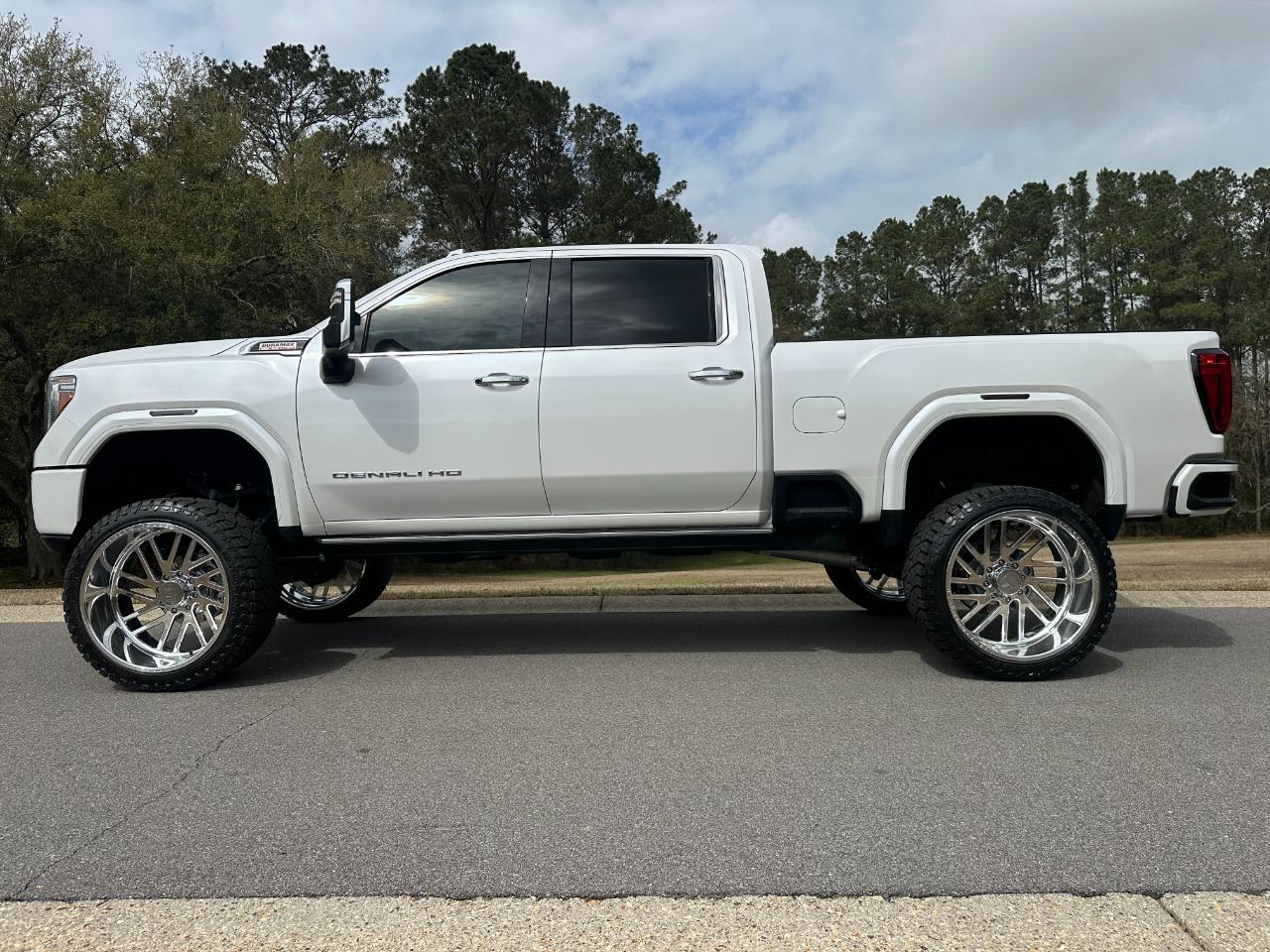 GMC Sierra 2500HD 4WD Crew Cab 159" Denali 2023