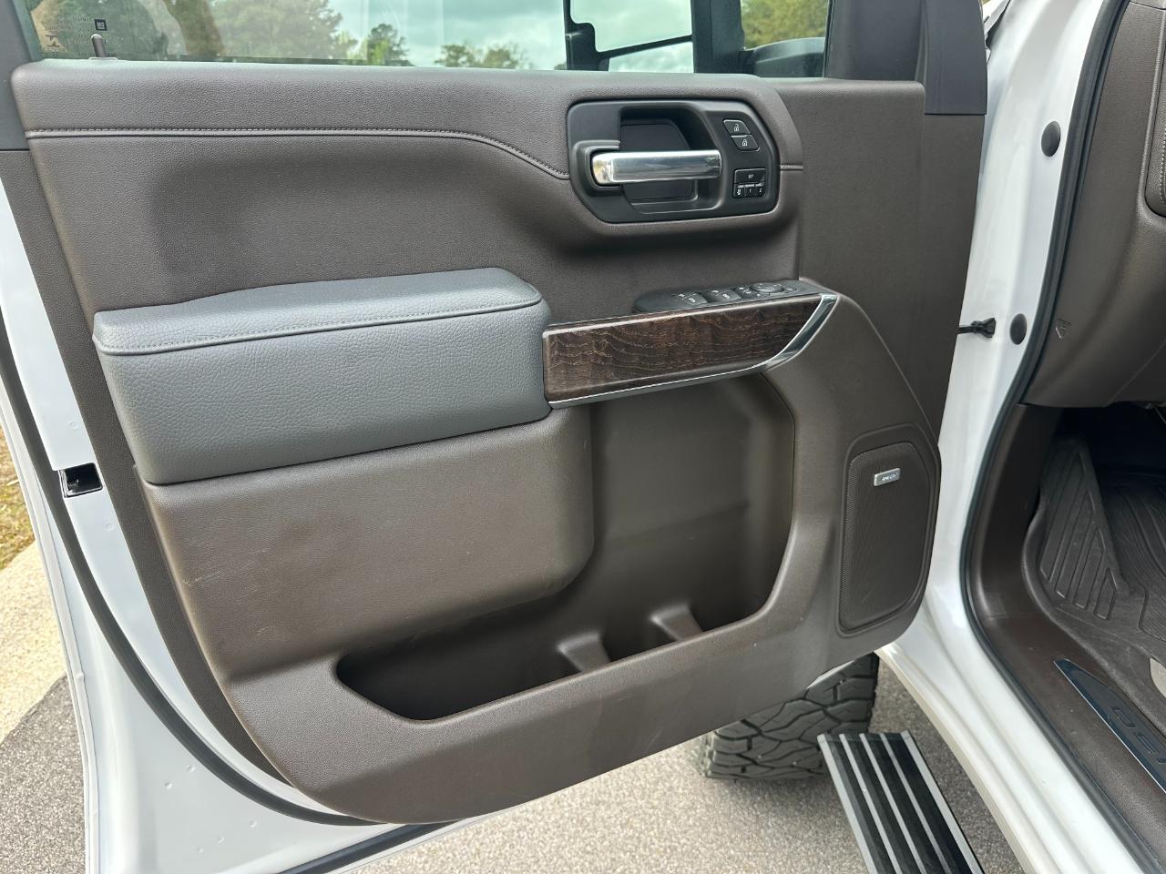 GMC Sierra 2500HD 4WD Crew Cab 159" Denali 2023