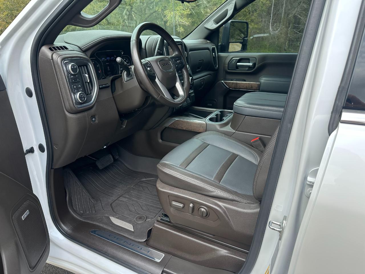 GMC Sierra 2500HD 4WD Crew Cab 159" Denali 2023