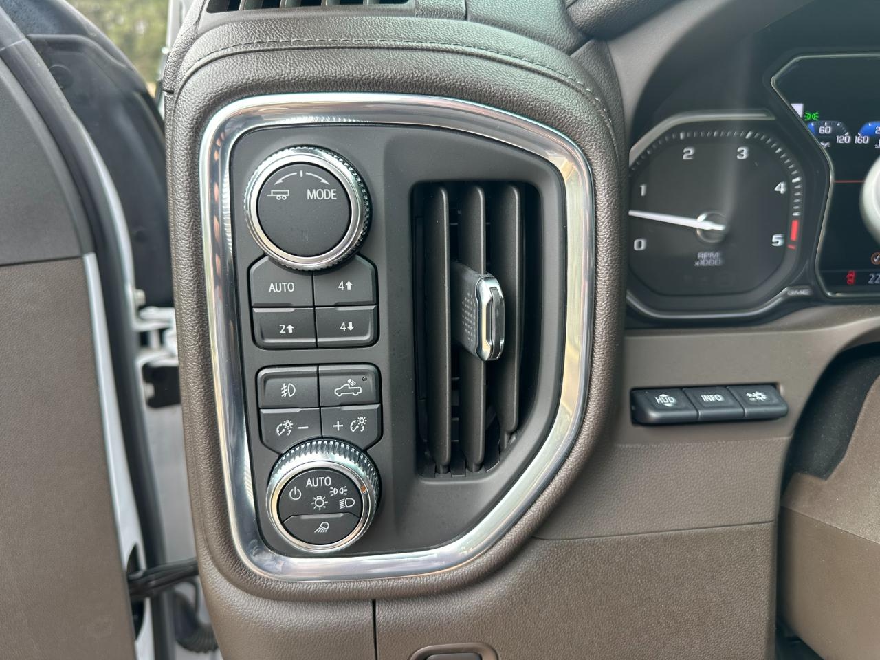 GMC Sierra 2500HD 4WD Crew Cab 159" Denali 2023