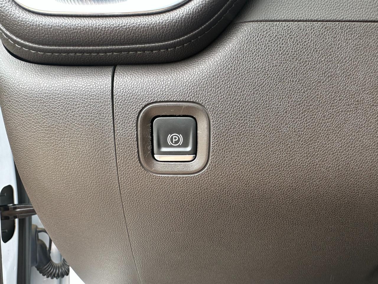 GMC Sierra 2500HD 4WD Crew Cab 159" Denali 2023