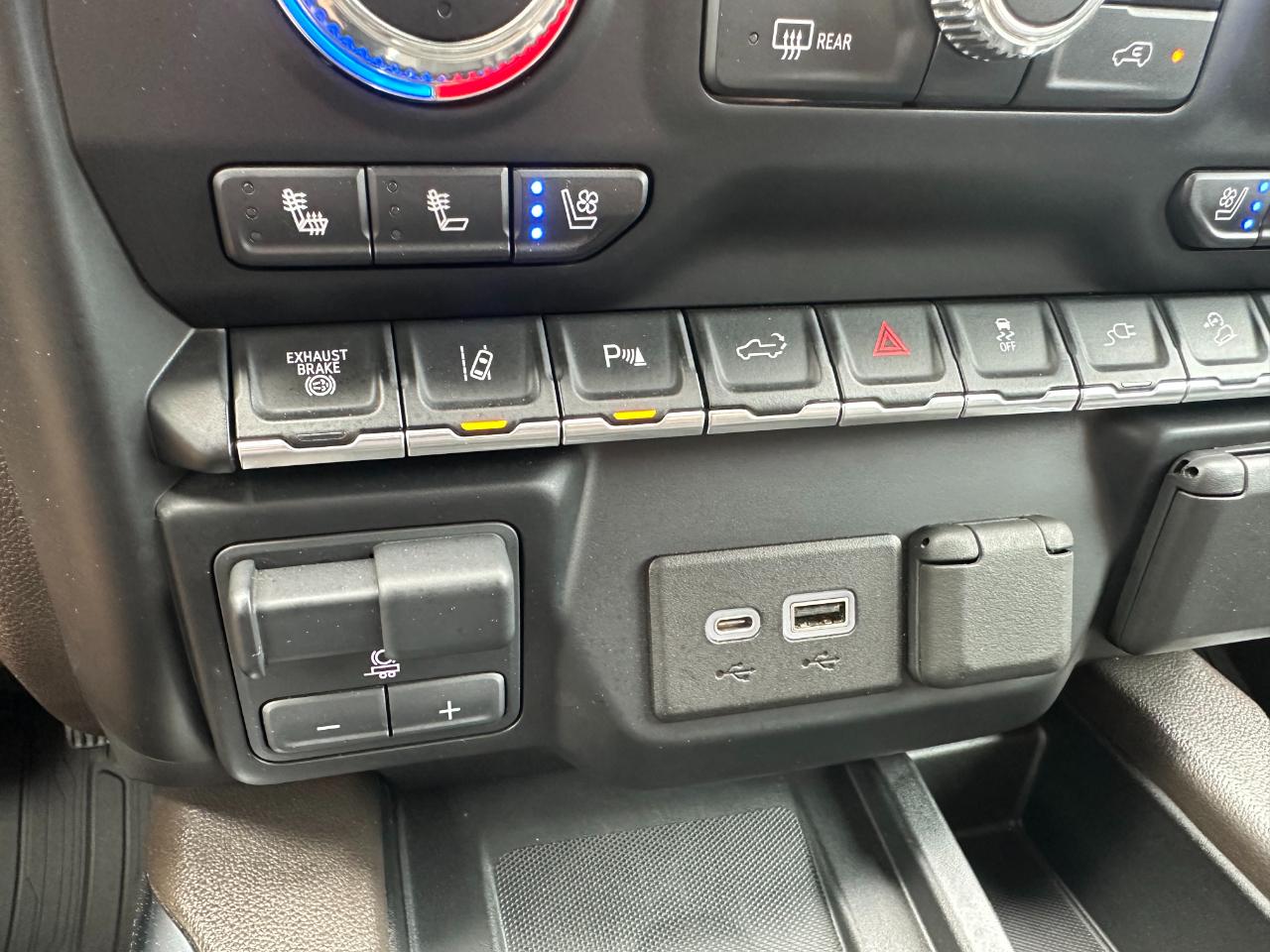 GMC Sierra 2500HD 4WD Crew Cab 159" Denali 2023