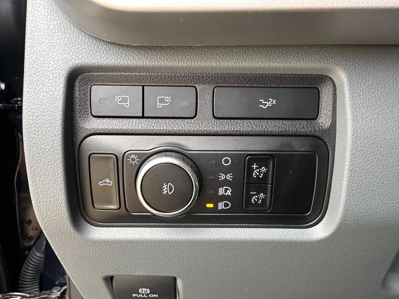 Ford Super Duty F-250 SRW XLT 4WD Crew Cab 6.75' Box 2024