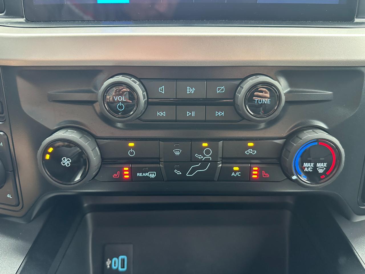 Ford Super Duty F-250 SRW XLT 4WD Crew Cab 6.75' Box 2024