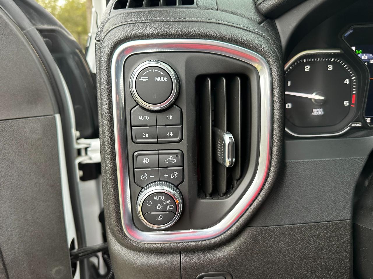 GMC Sierra 3500HD 4WD Crew Cab 172" Denali 2022