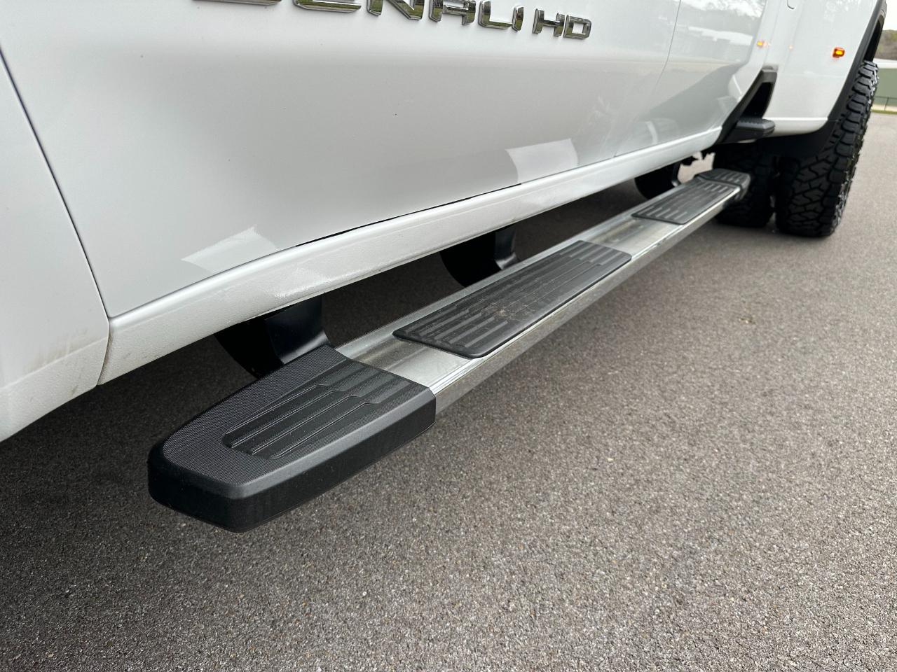 GMC Sierra 3500HD 4WD Crew Cab 172" Denali 2022