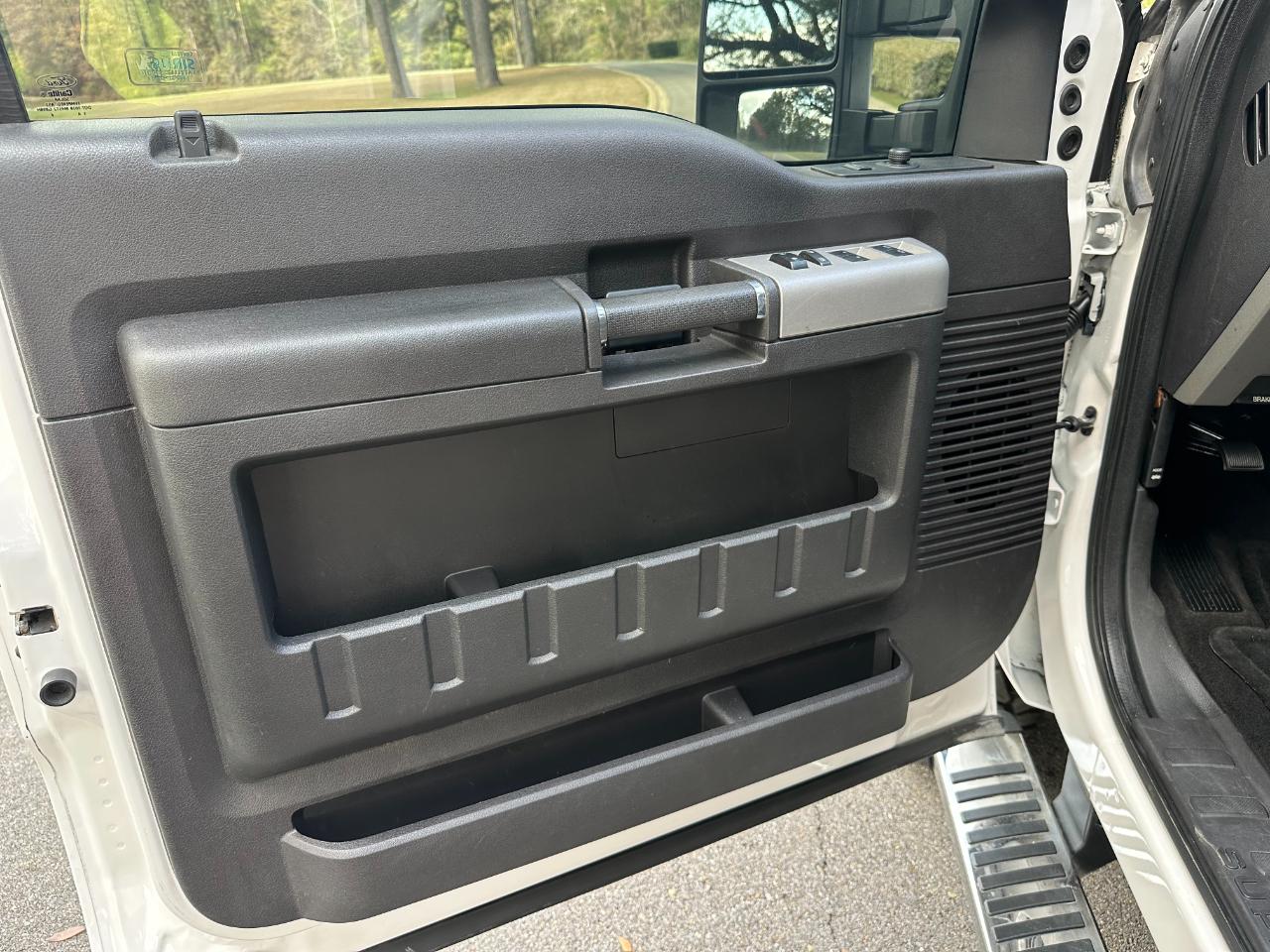 Ford Super Duty F-250 SRW 4WD Crew Cab 156" Lariat 2016