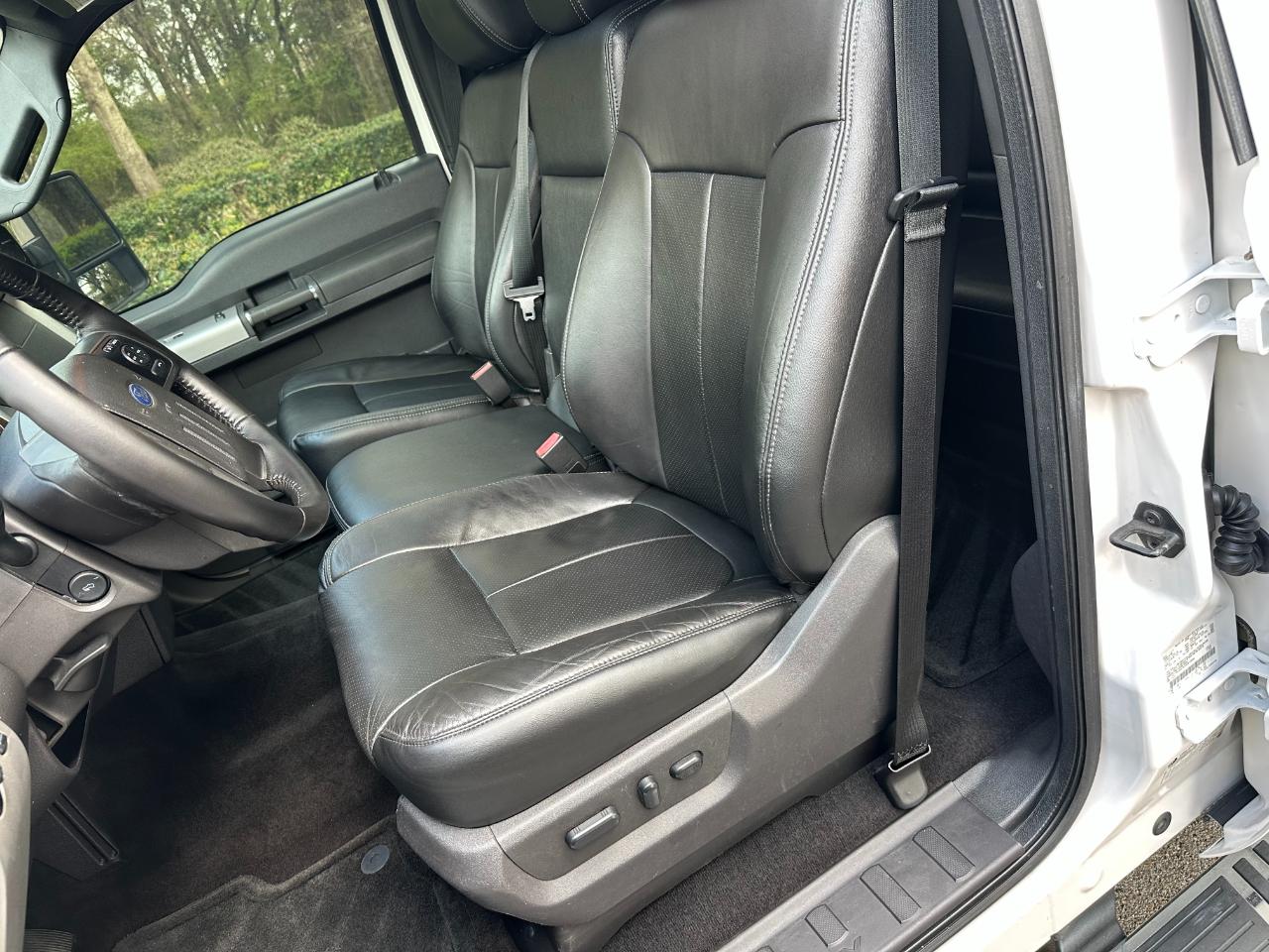 Ford Super Duty F-250 SRW 4WD Crew Cab 156" Lariat 2016