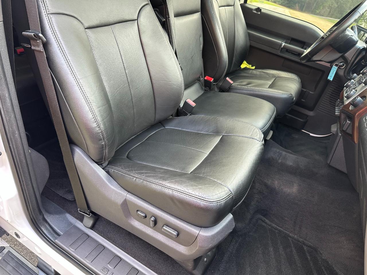 Ford Super Duty F-250 SRW 4WD Crew Cab 156" Lariat 2016