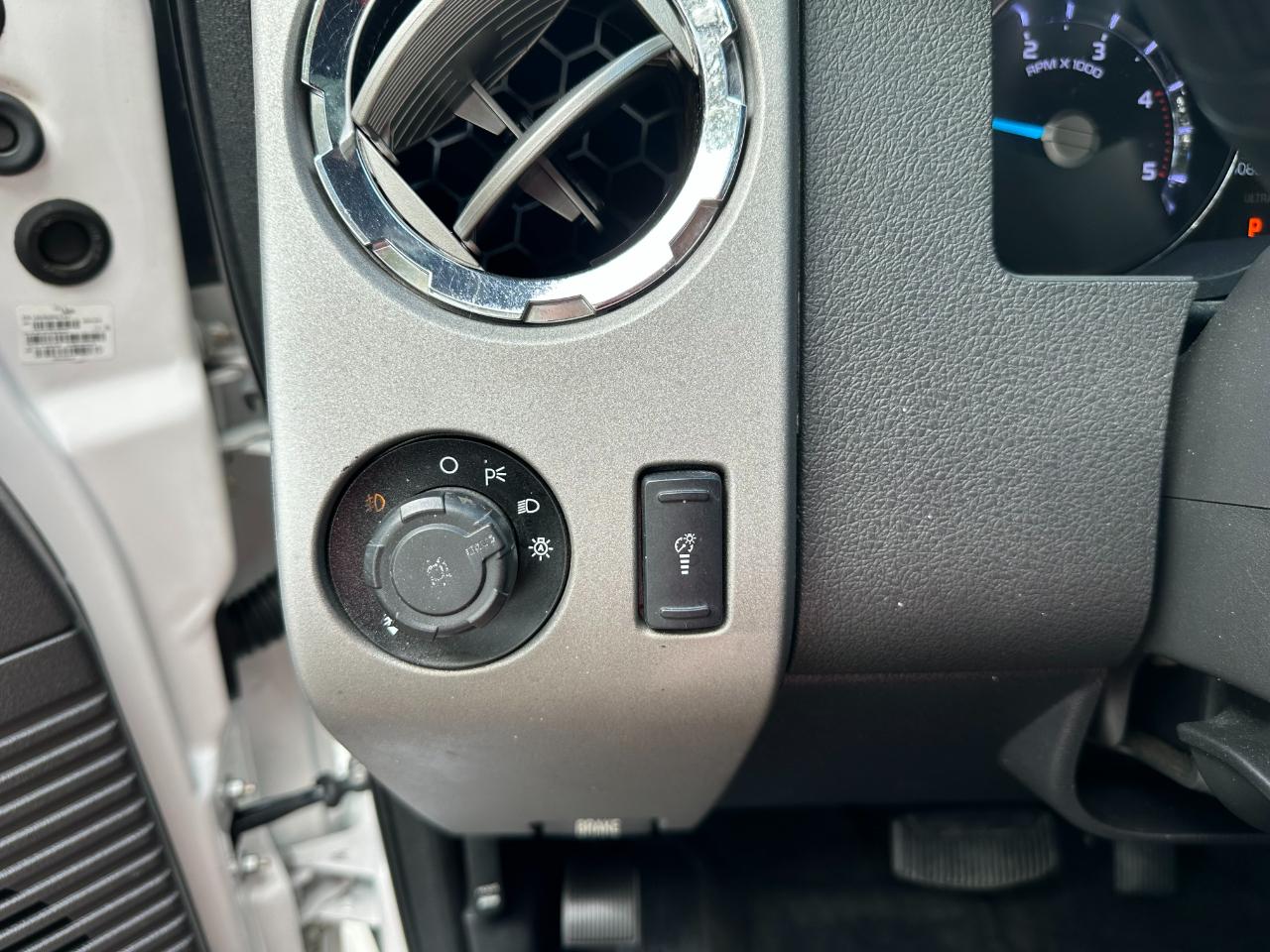 Ford Super Duty F-250 SRW 4WD Crew Cab 156" Lariat 2016