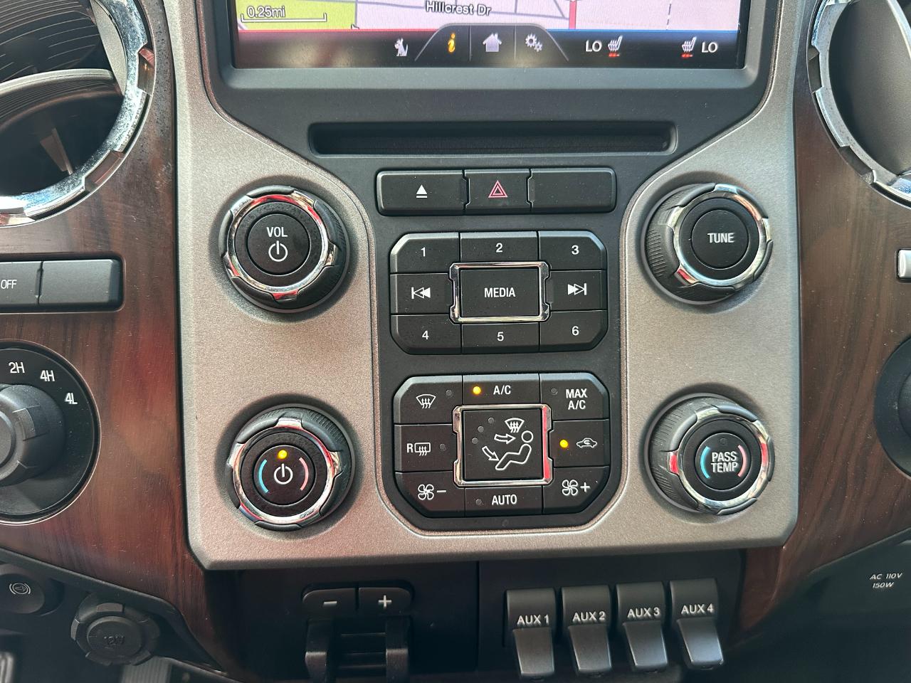 Ford Super Duty F-250 SRW 4WD Crew Cab 156" Lariat 2016