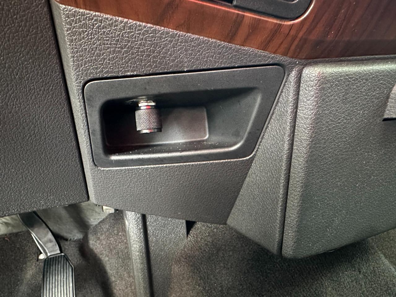 Ford Super Duty F-250 SRW 4WD Crew Cab 156" Lariat 2016