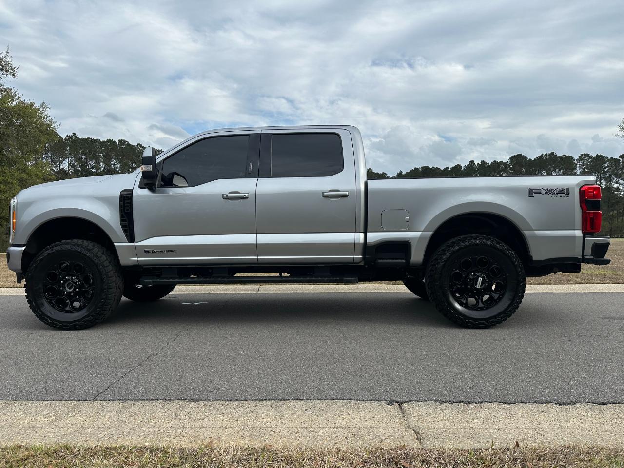 Ford Super Duty F-250 SRW XLT 4WD Crew Cab 6.75' Box 2023