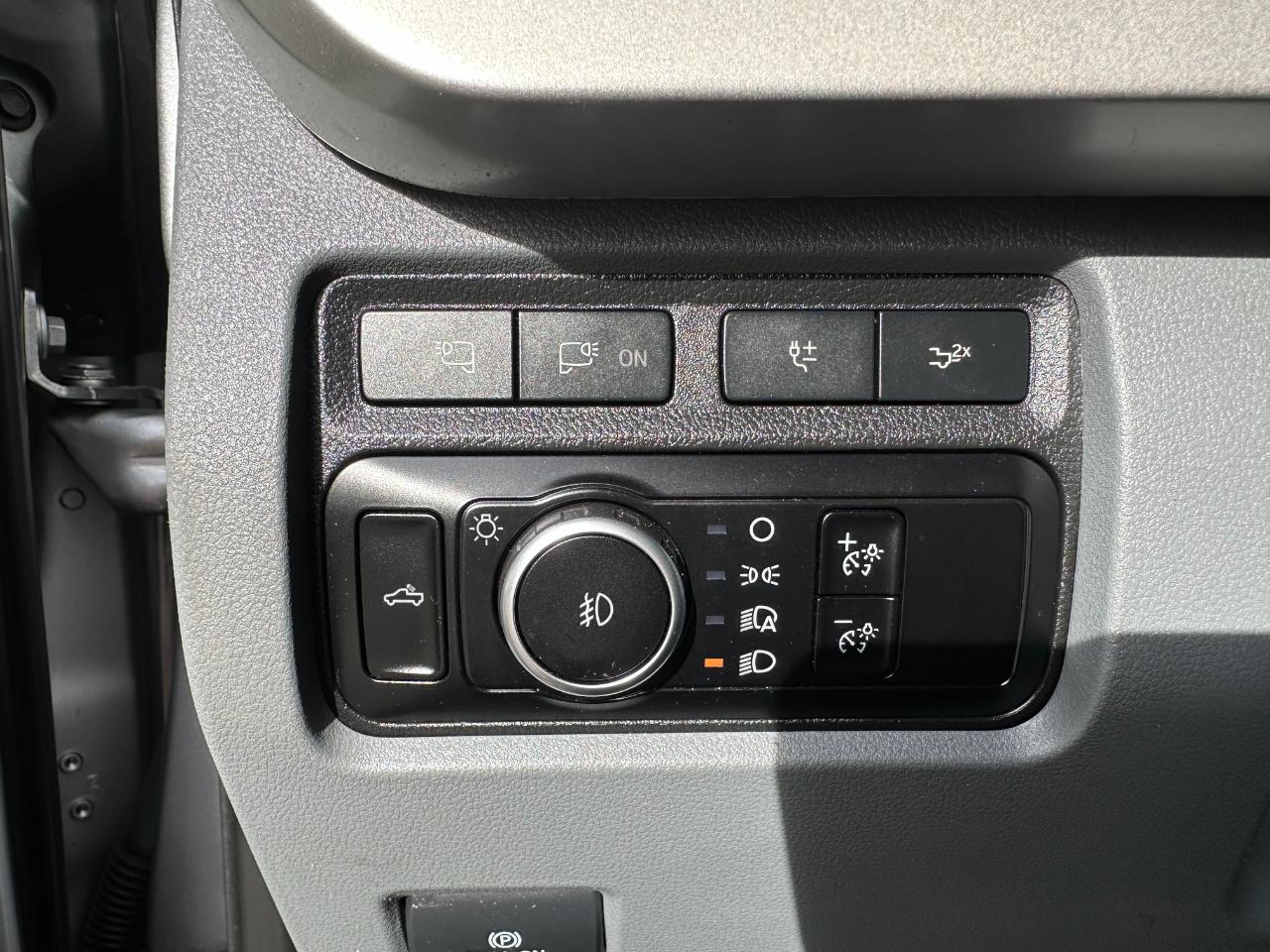 Ford Super Duty F-250 SRW XLT 4WD Crew Cab 6.75' Box 2023