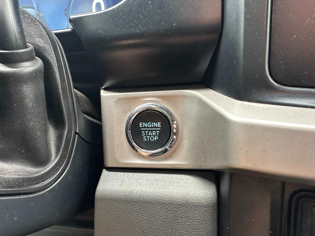 Ford Super Duty F-250 SRW XLT 4WD Crew Cab 6.75' Box 2023