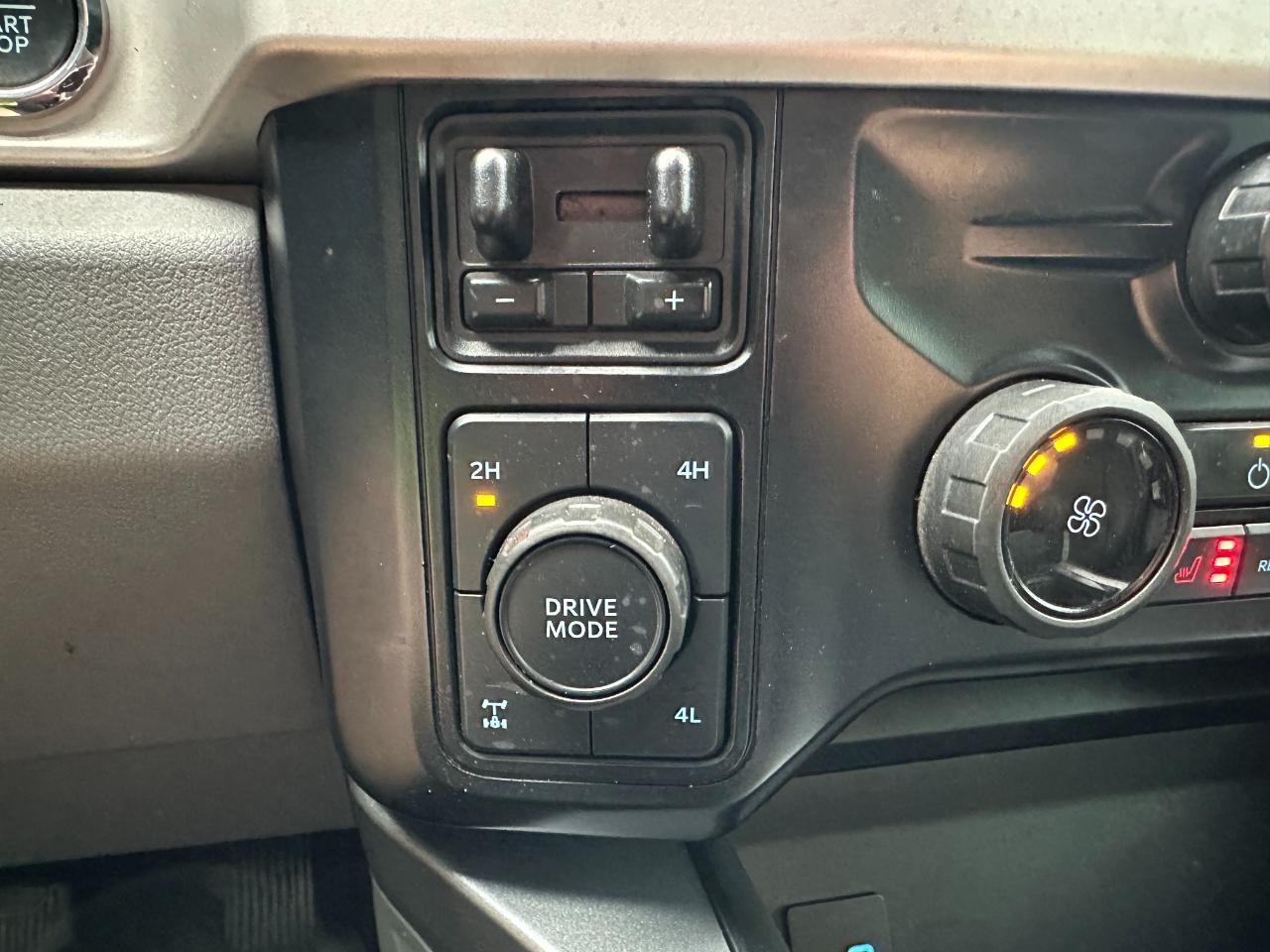 Ford Super Duty F-250 SRW XLT 4WD Crew Cab 6.75' Box 2023