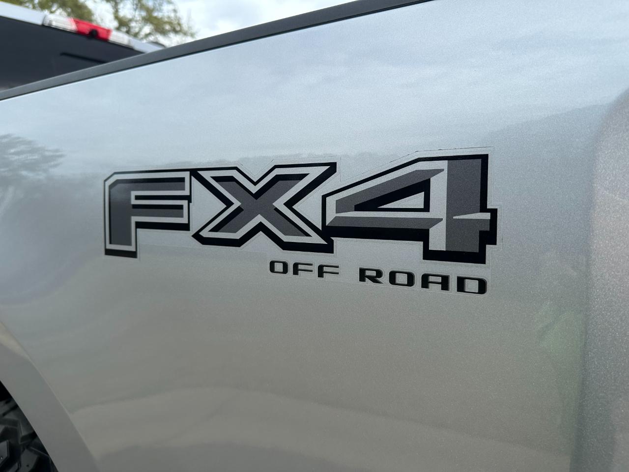 Ford Super Duty F-250 SRW XLT 4WD Crew Cab 6.75' Box 2023