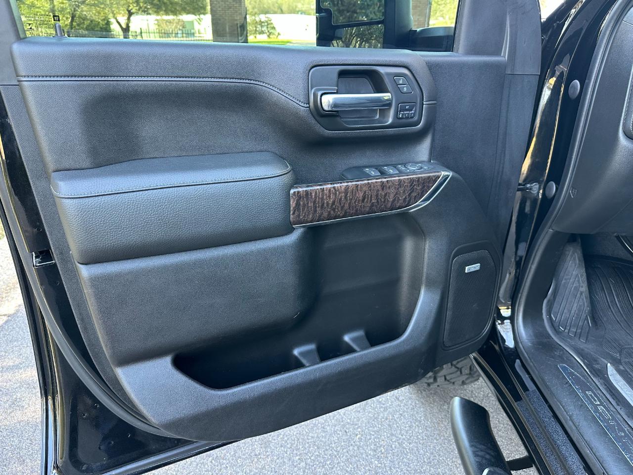 GMC Sierra 2500HD 4WD Crew Cab 159" Denali 2023