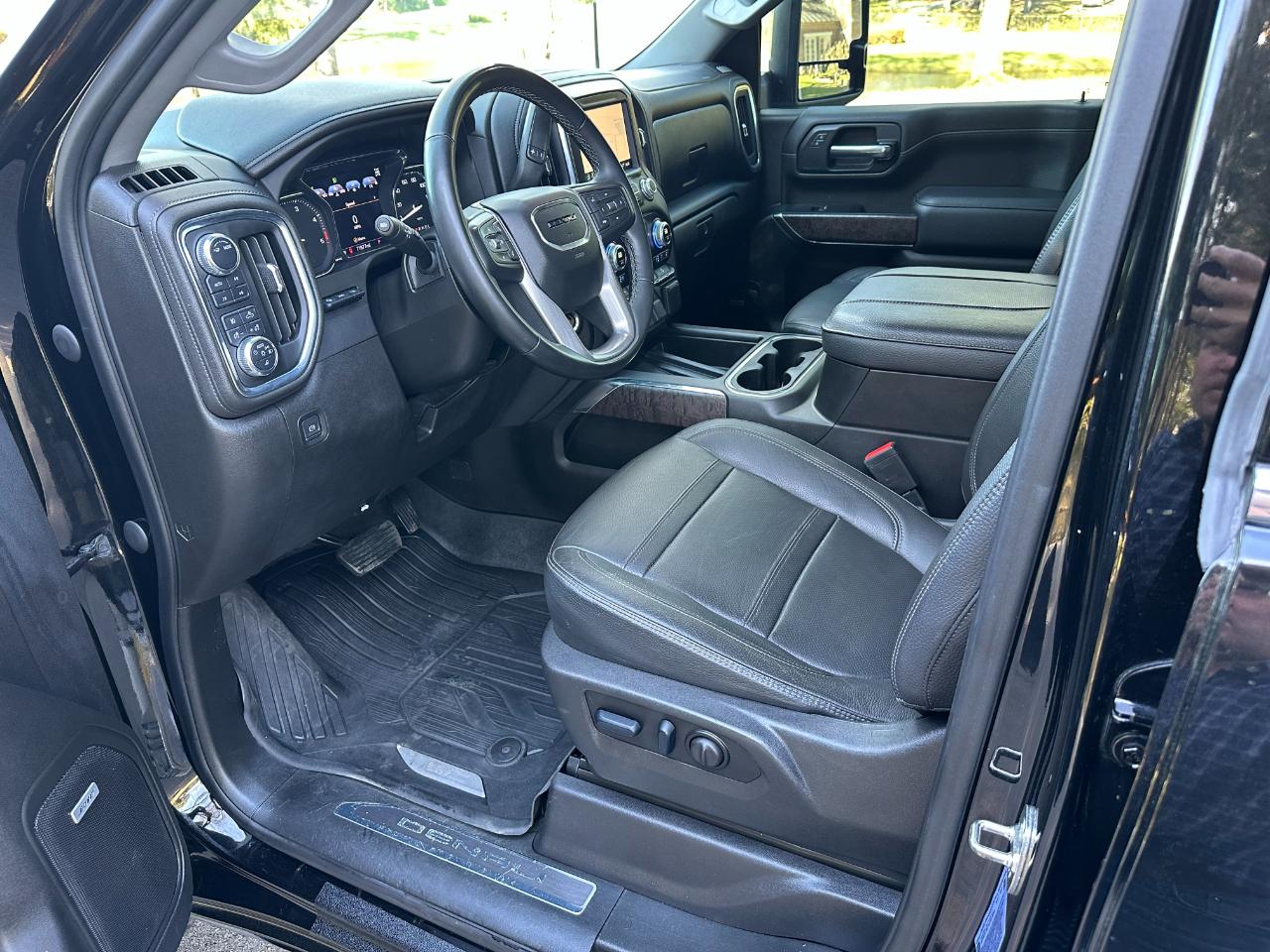 GMC Sierra 2500HD 4WD Crew Cab 159" Denali 2023