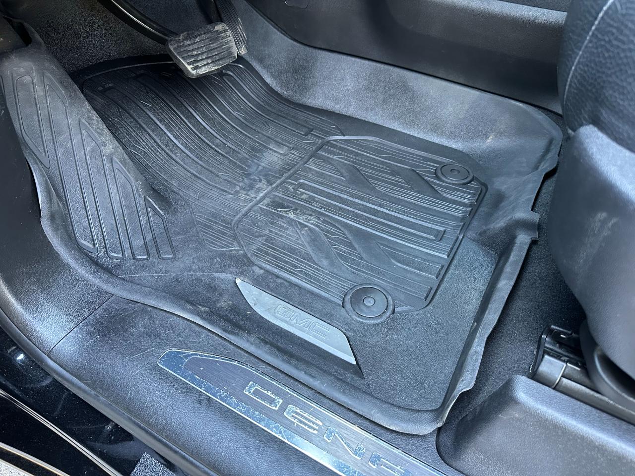 GMC Sierra 2500HD 4WD Crew Cab 159" Denali 2023