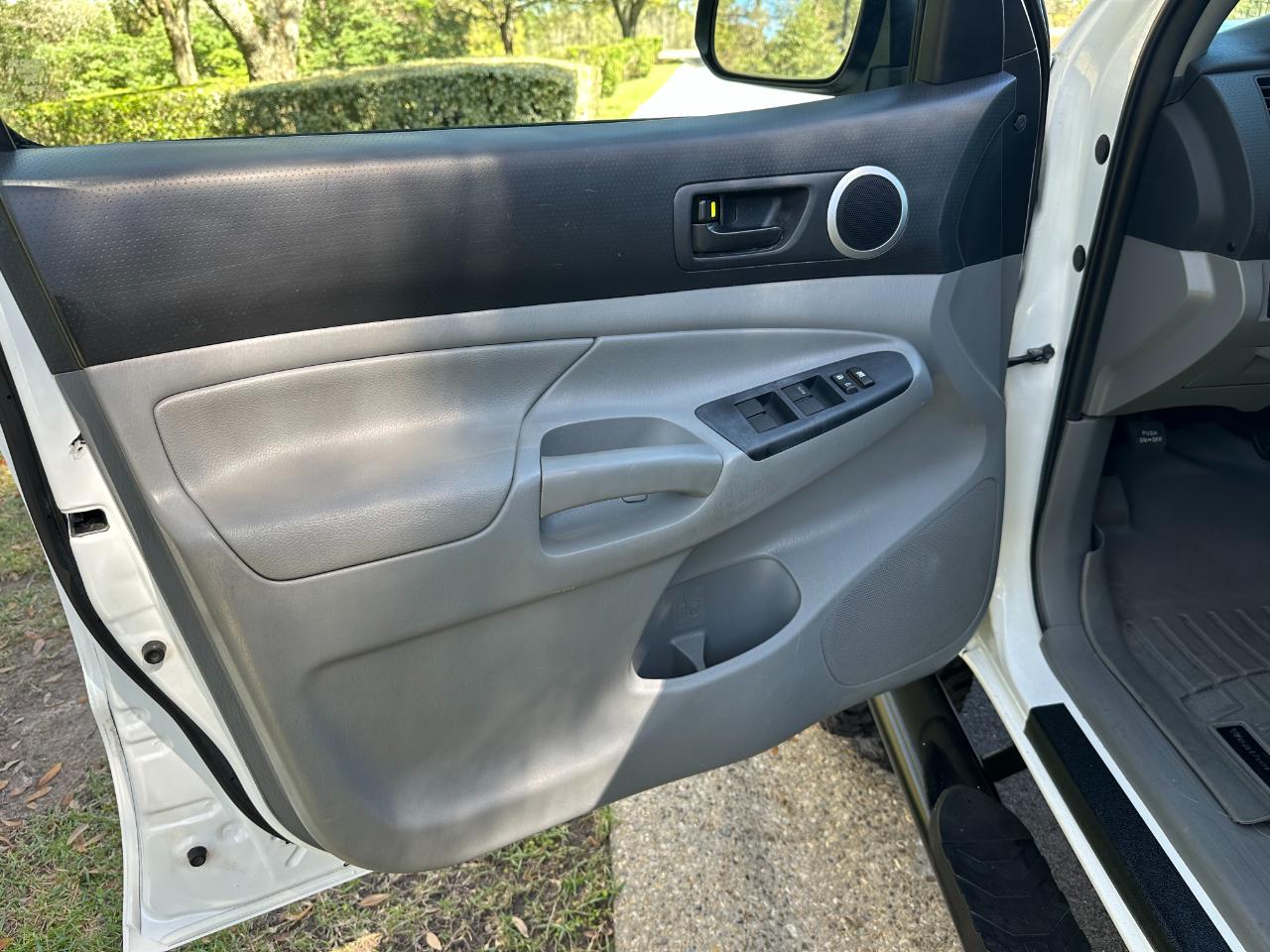 Toyota Tacoma 2WD Double Cab V6 AT PreRunner (Natl) 2012