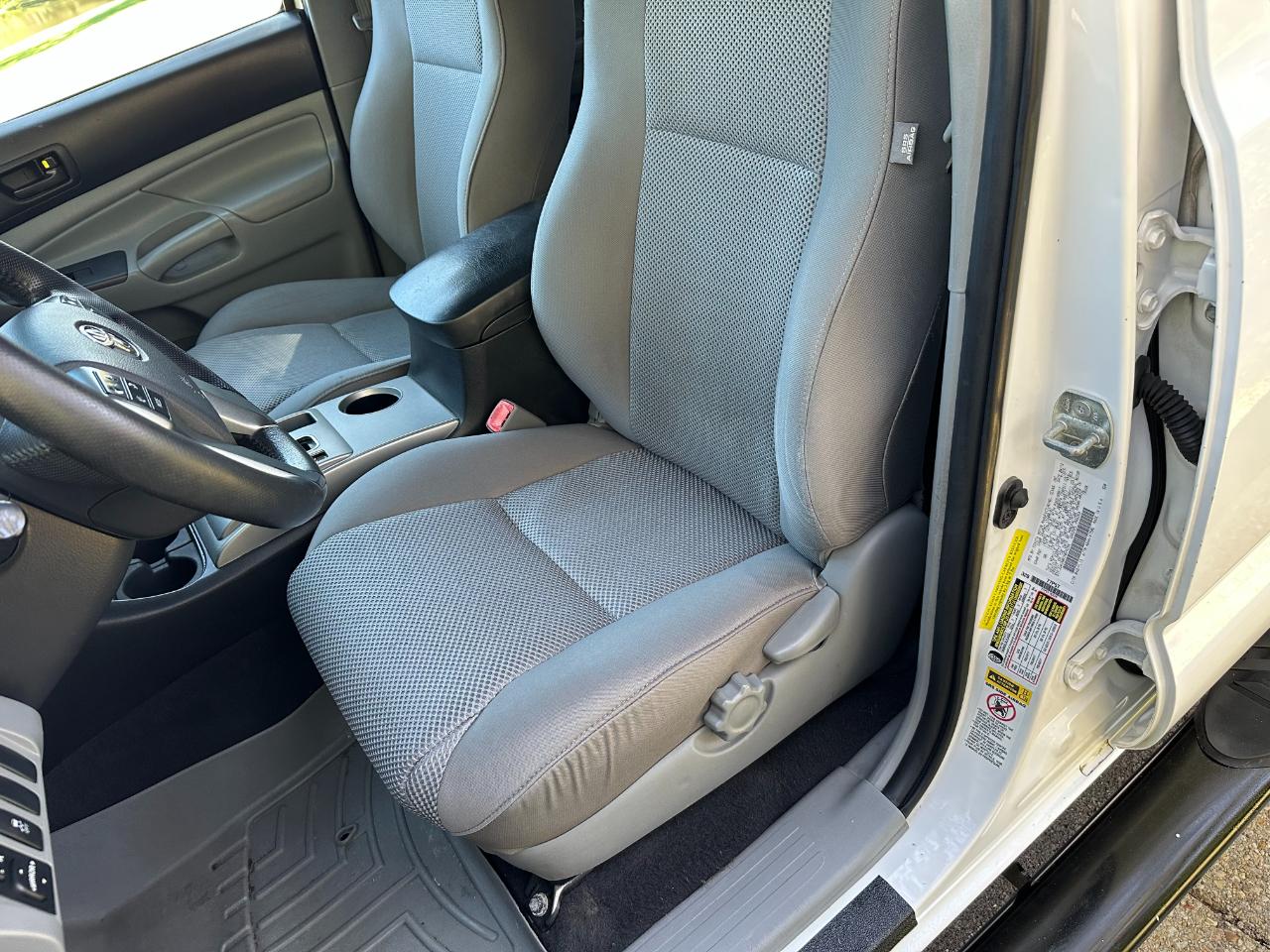 Toyota Tacoma 2WD Double Cab V6 AT PreRunner (Natl) 2012