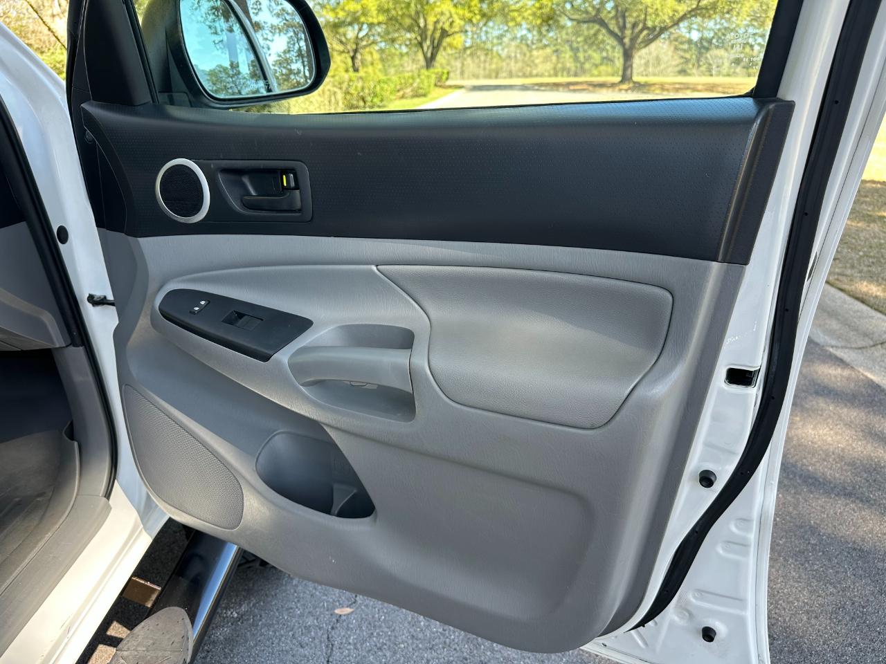 Toyota Tacoma 2WD Double Cab V6 AT PreRunner (Natl) 2012