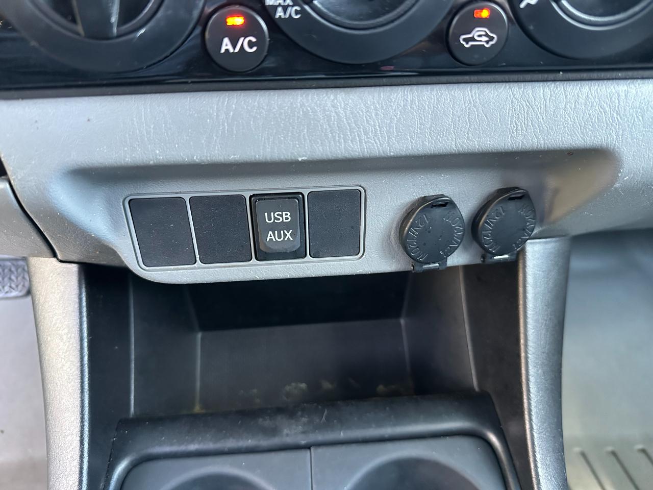 Toyota Tacoma 2WD Double Cab V6 AT PreRunner (Natl) 2012