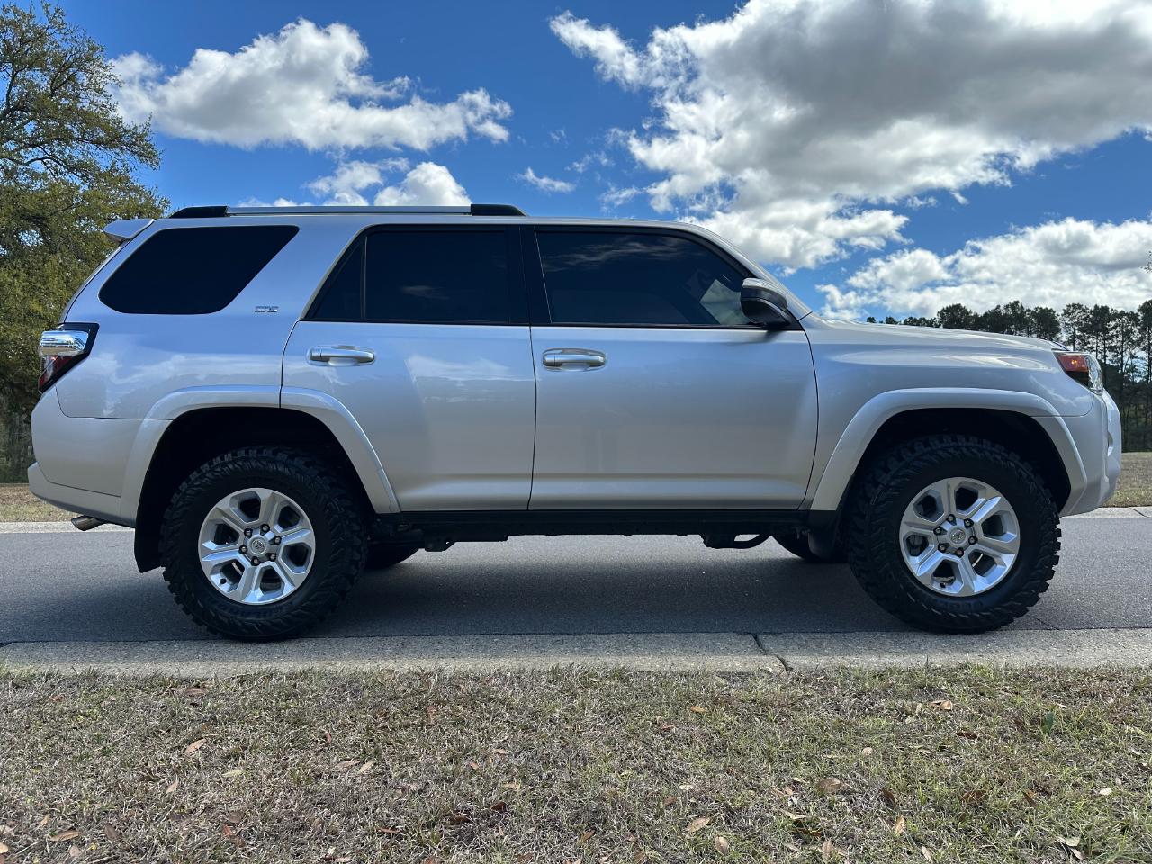 Toyota 4Runner SR5 4WD (Natl) 2019
