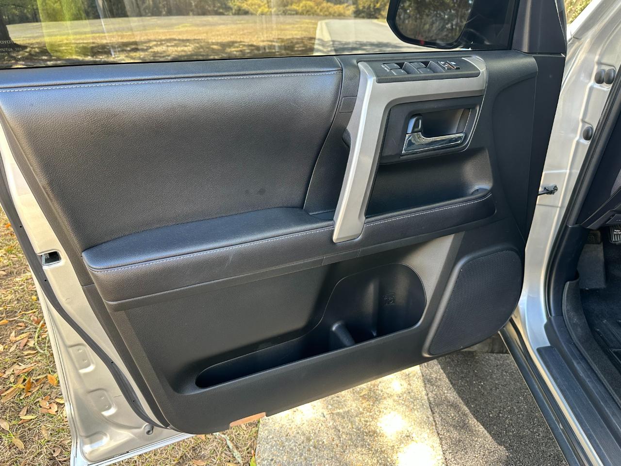 Toyota 4Runner SR5 4WD (Natl) 2019