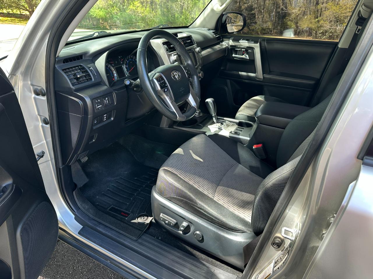 Toyota 4Runner SR5 4WD (Natl) 2019