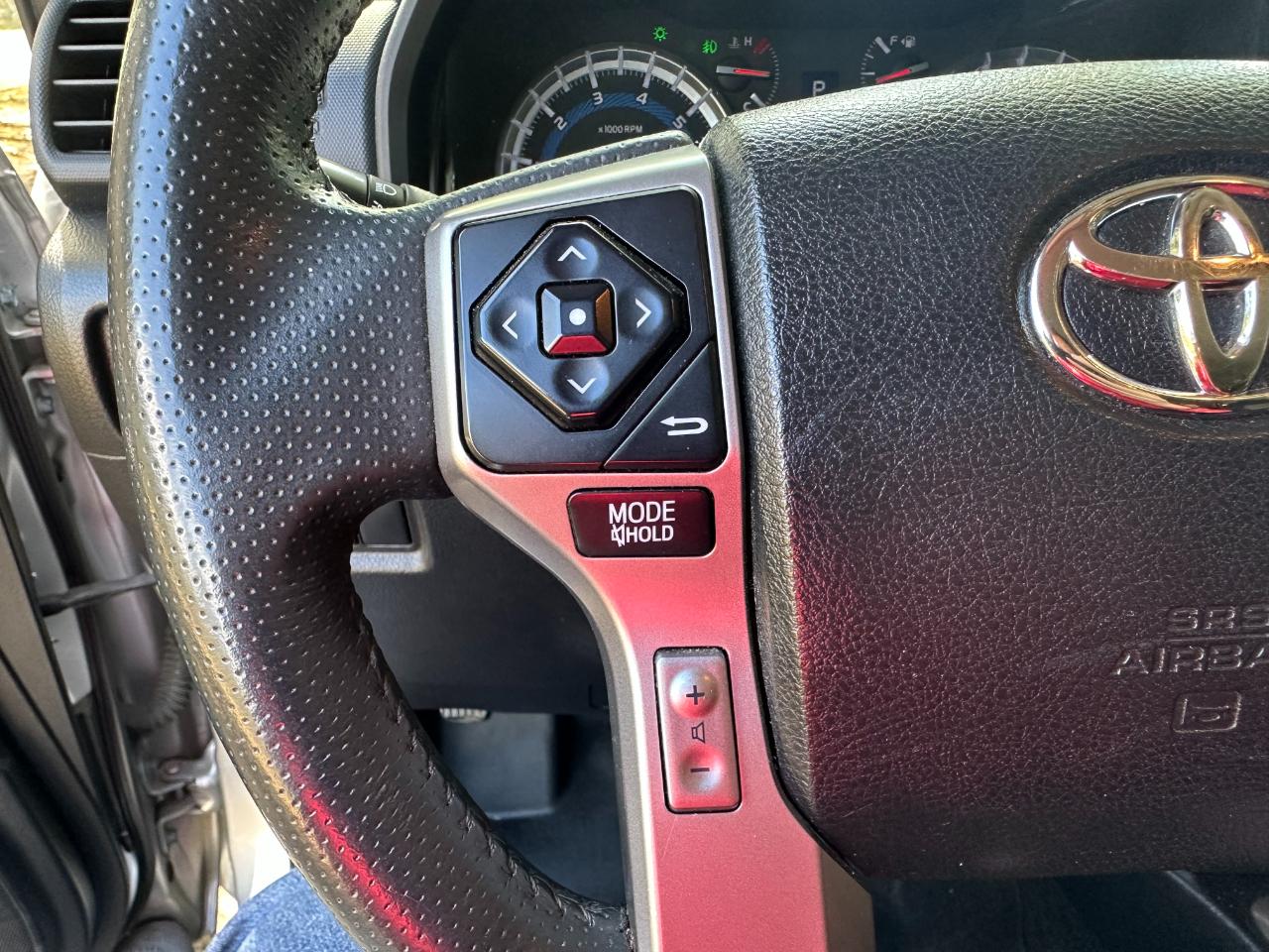 Toyota 4Runner SR5 4WD (Natl) 2019