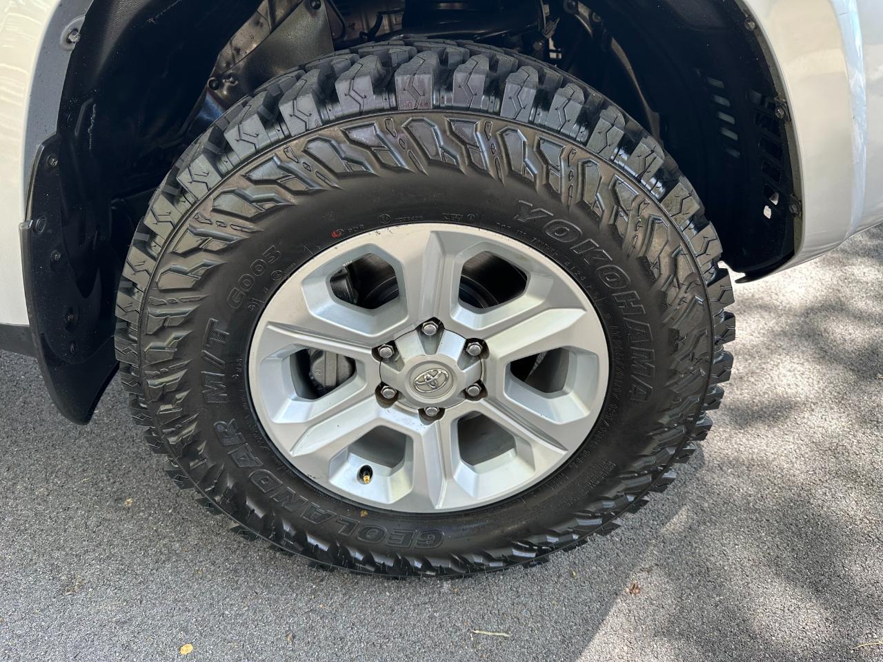 Toyota 4Runner SR5 4WD (Natl) 2019