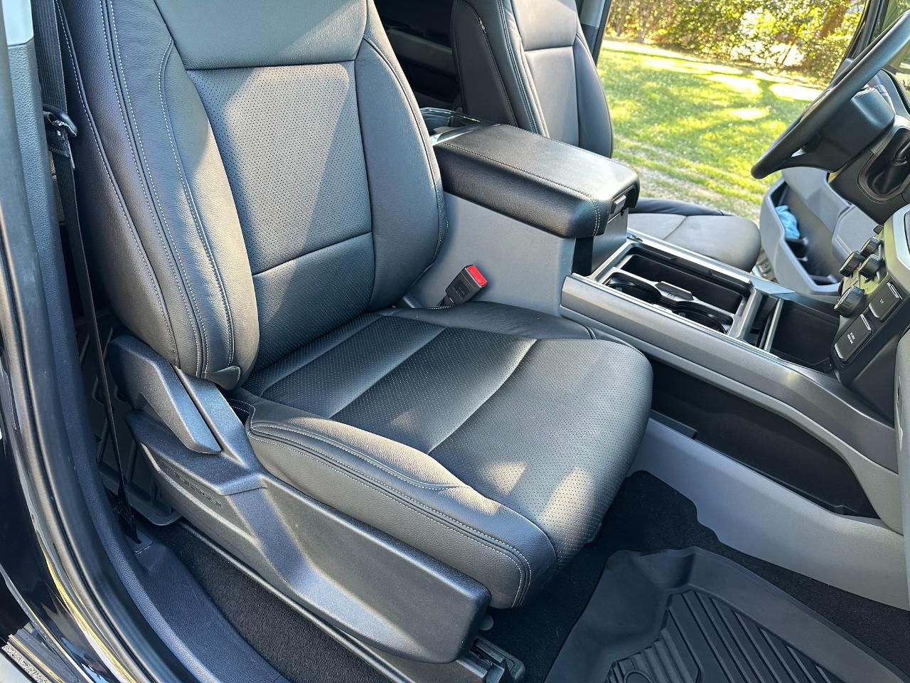 Ford Super Duty F-250 SRW XLT 4WD Crew Cab 6.75' Box 2024