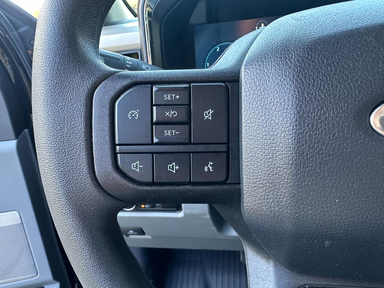 Ford Super Duty F-250 SRW XLT 4WD Crew Cab 6.75' Box 2024