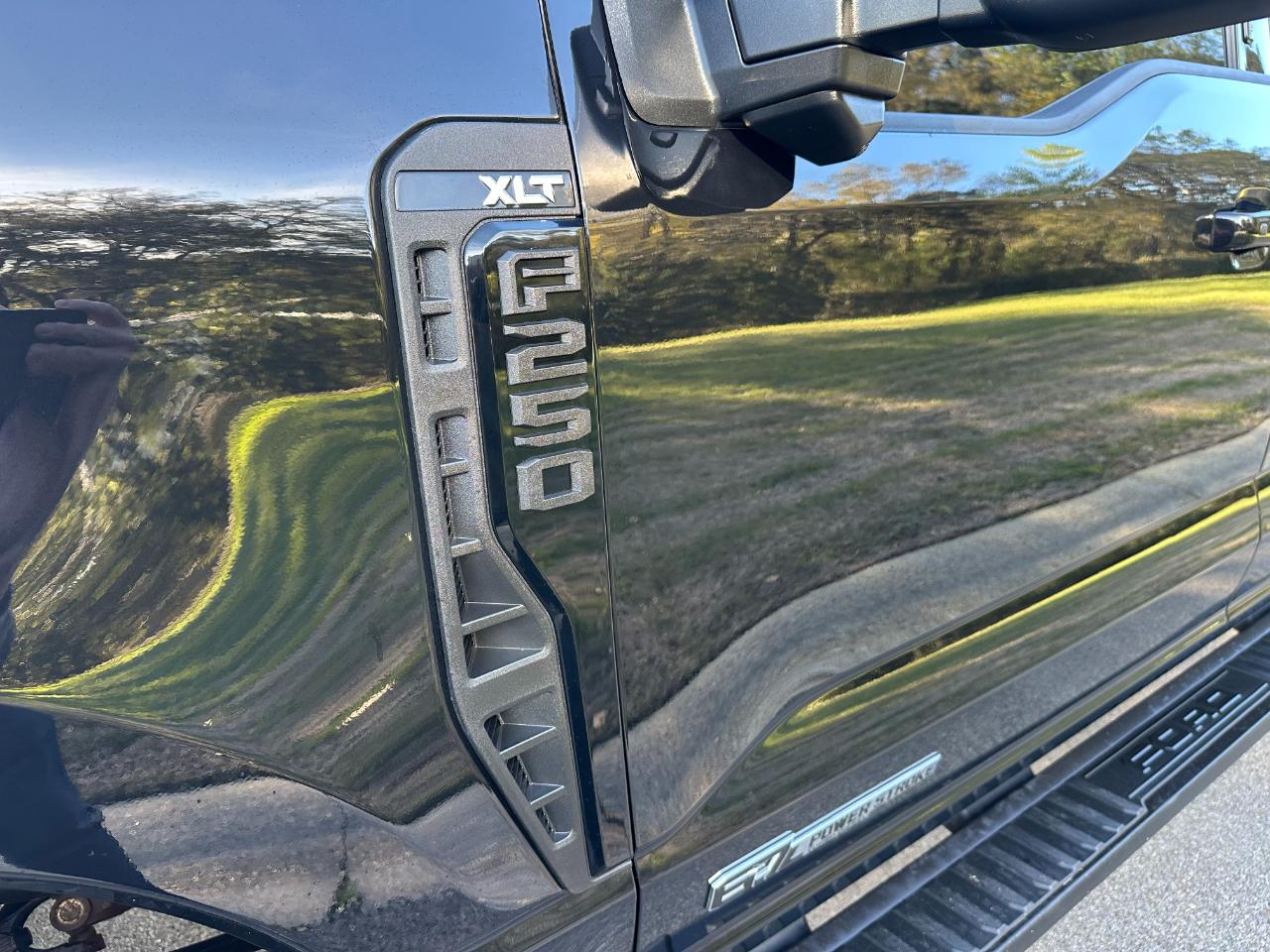 Ford Super Duty F-250 SRW XLT 4WD Crew Cab 6.75' Box 2024