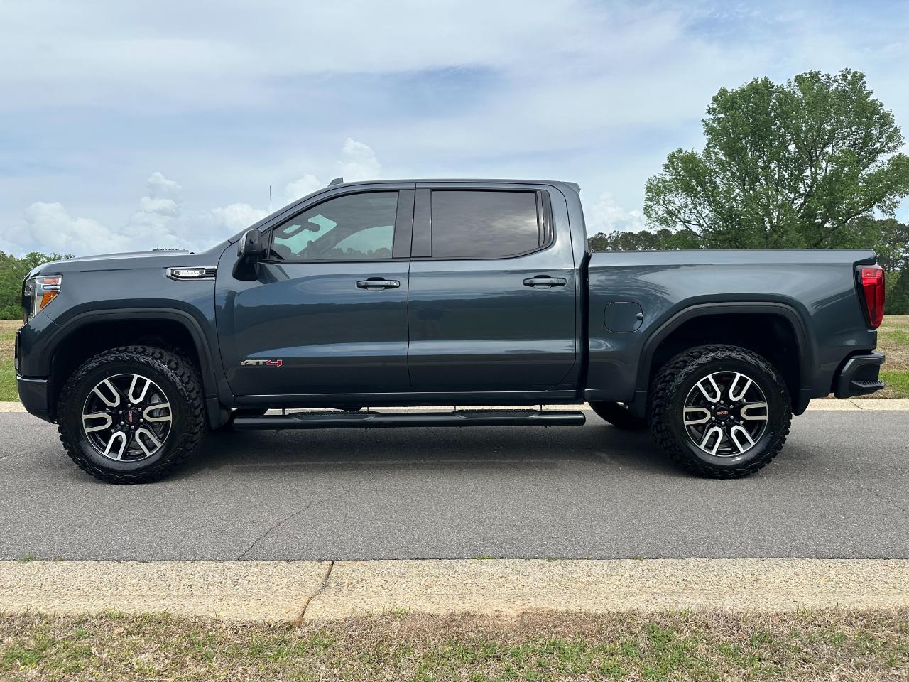 GMC Sierra 1500 4WD Crew Cab 147" AT4 2021