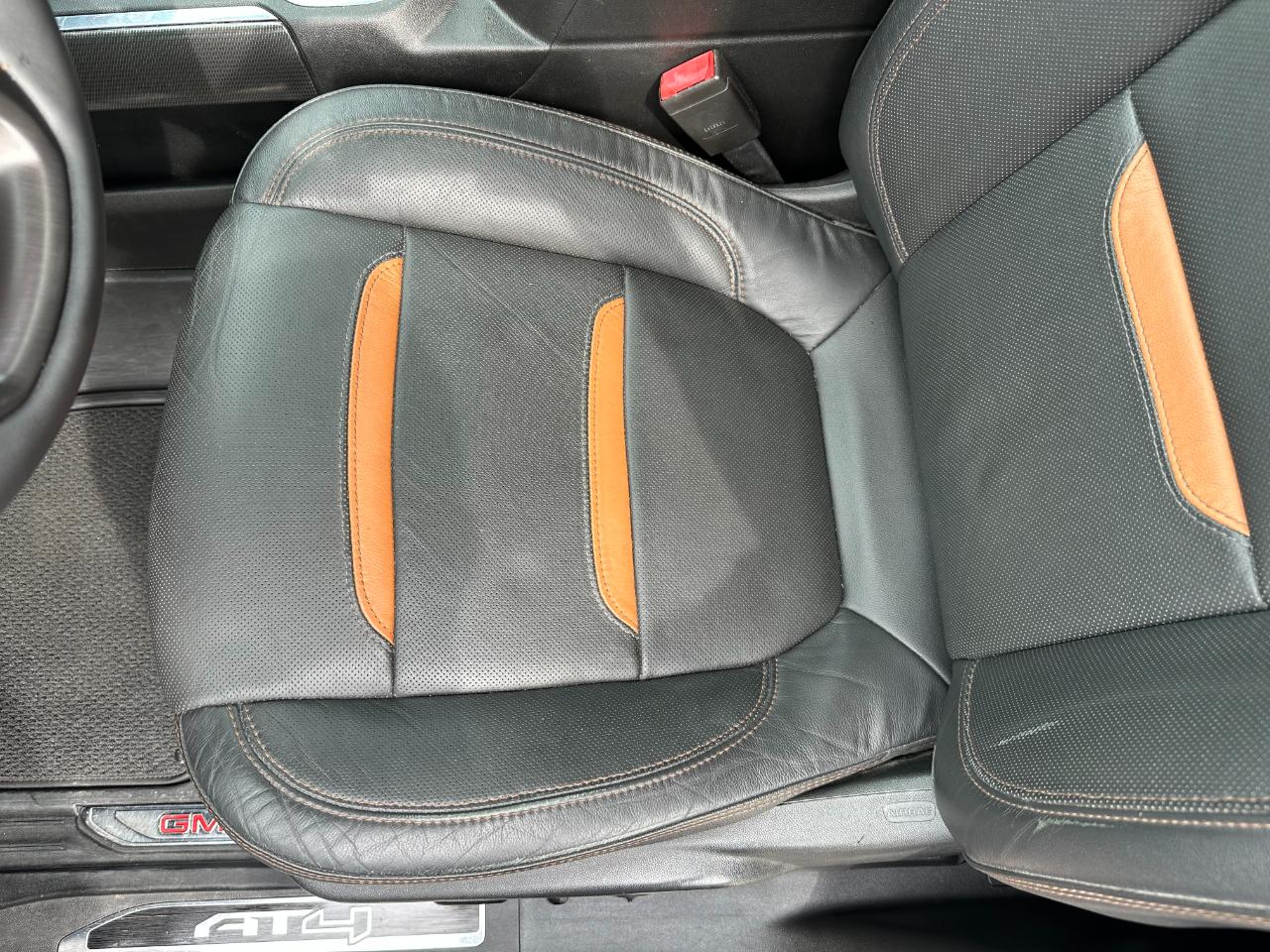 GMC Sierra 1500 4WD Crew Cab 147" AT4 2021