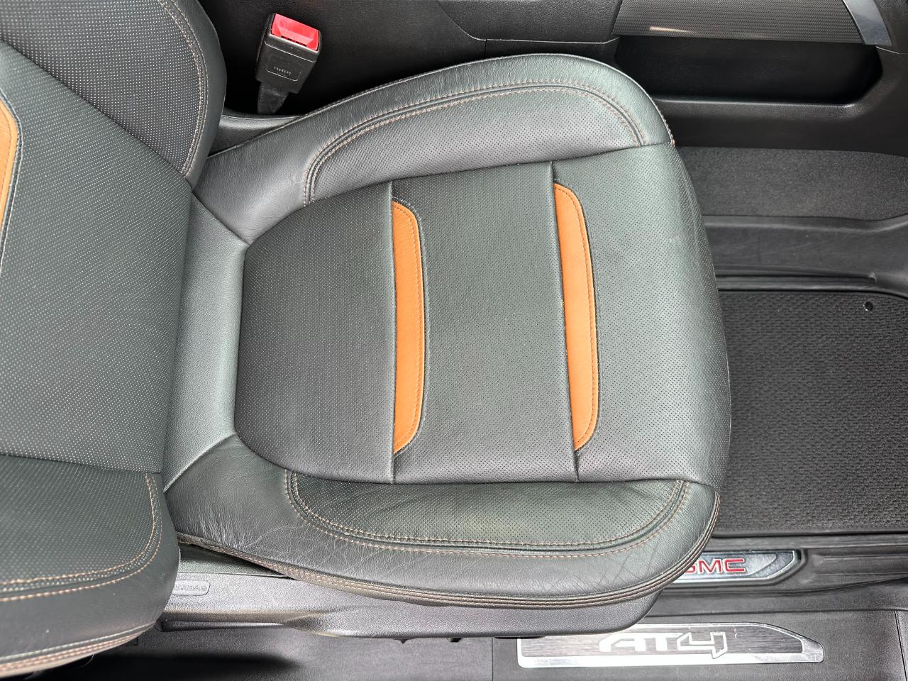 GMC Sierra 1500 4WD Crew Cab 147" AT4 2021