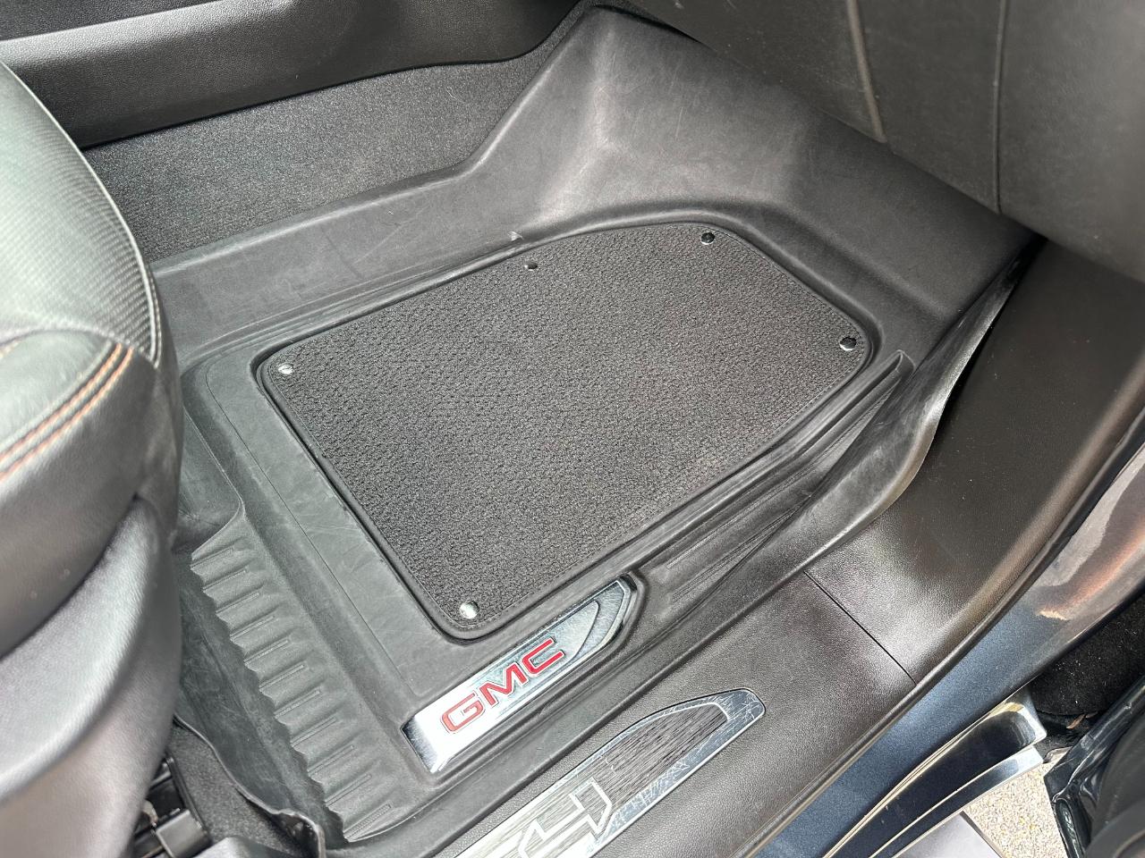 GMC Sierra 1500 4WD Crew Cab 147" AT4 2021