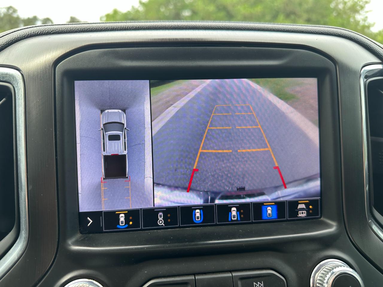 GMC Sierra 1500 4WD Crew Cab 147" AT4 2021