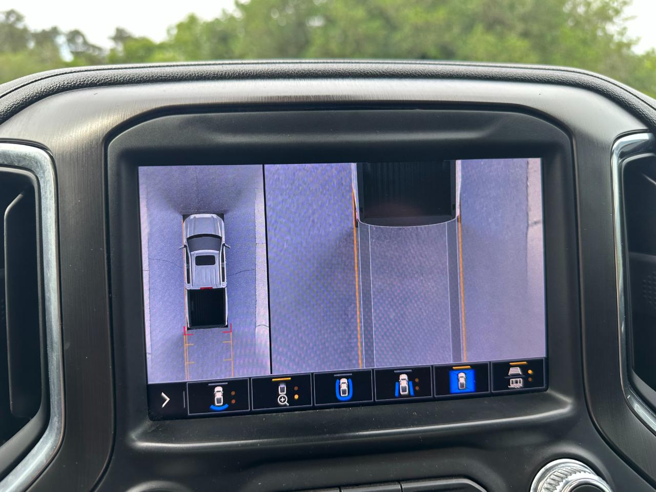 GMC Sierra 1500 4WD Crew Cab 147" AT4 2021