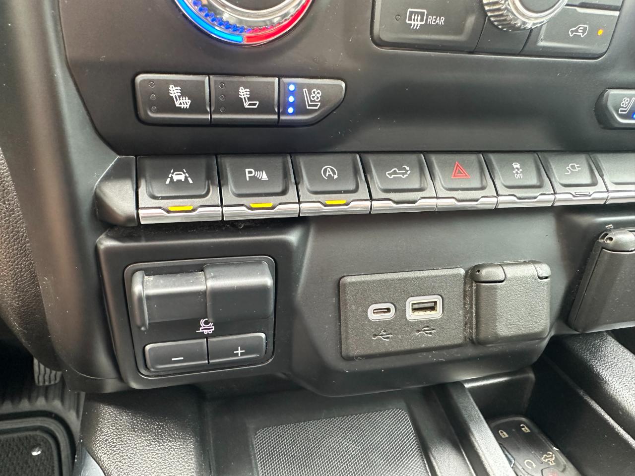 GMC Sierra 1500 4WD Crew Cab 147" AT4 2021