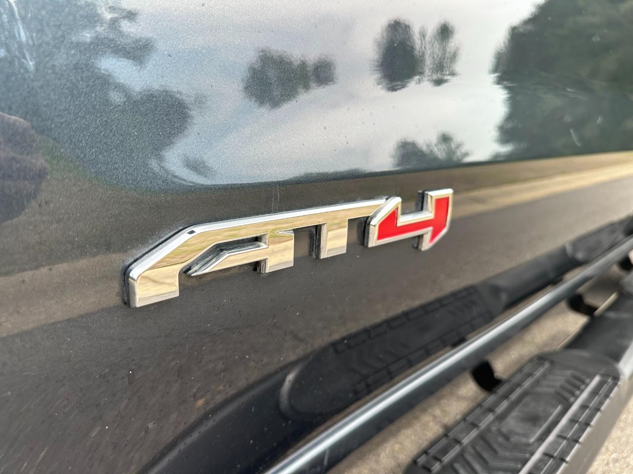 GMC Sierra 1500 4WD Crew Cab 147" AT4 2021