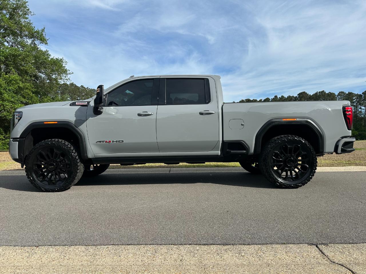 GMC Sierra 2500HD 4WD Crew Cab 159" AT4 2024