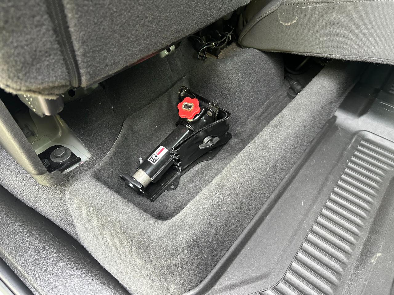 GMC Sierra 2500HD 4WD Crew Cab 159" AT4 2024