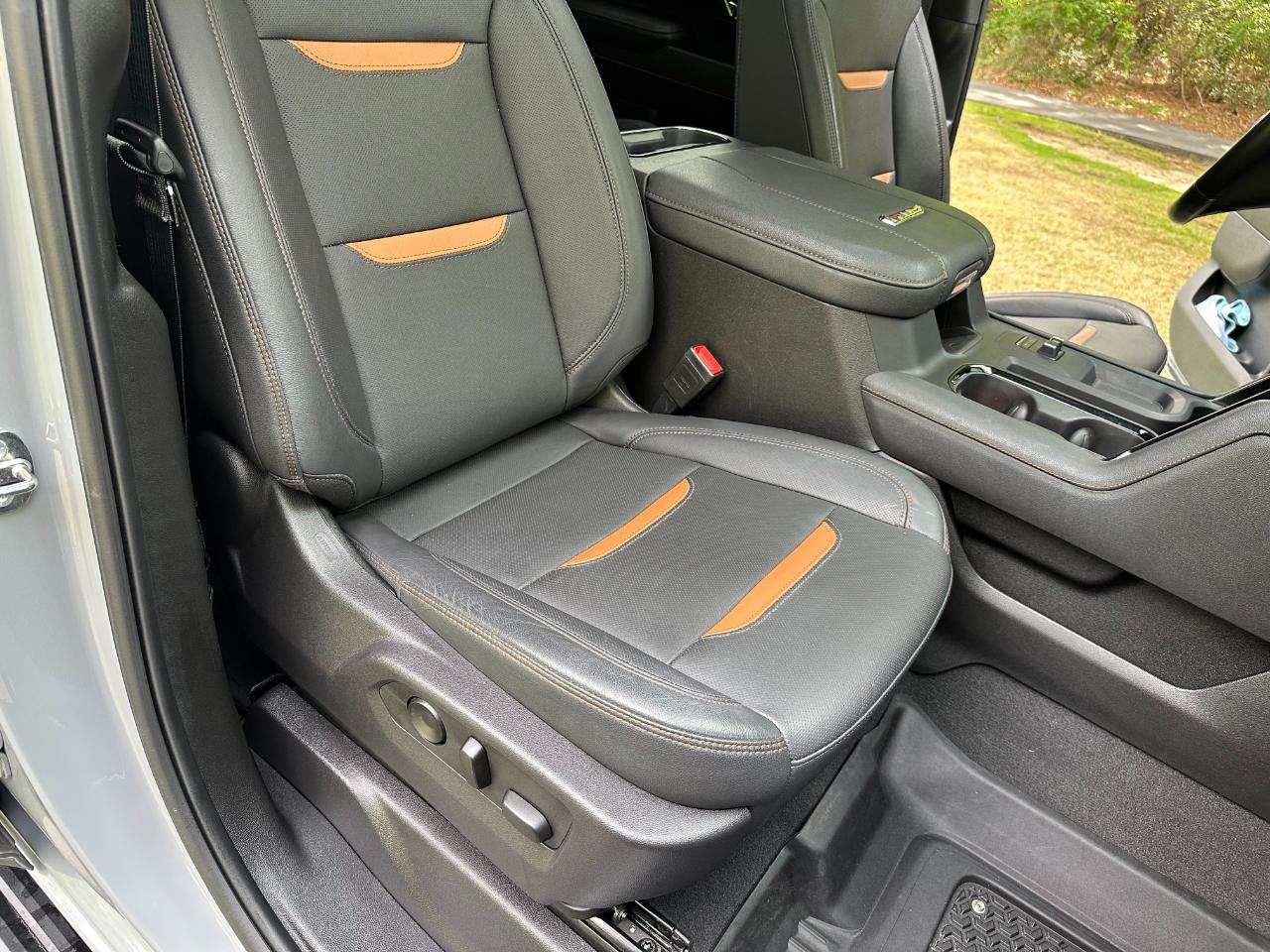 GMC Sierra 2500HD 4WD Crew Cab 159" AT4 2024