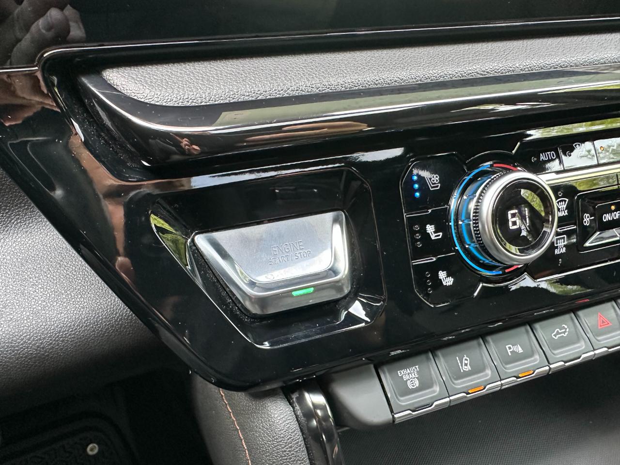 GMC Sierra 2500HD 4WD Crew Cab 159" AT4 2024