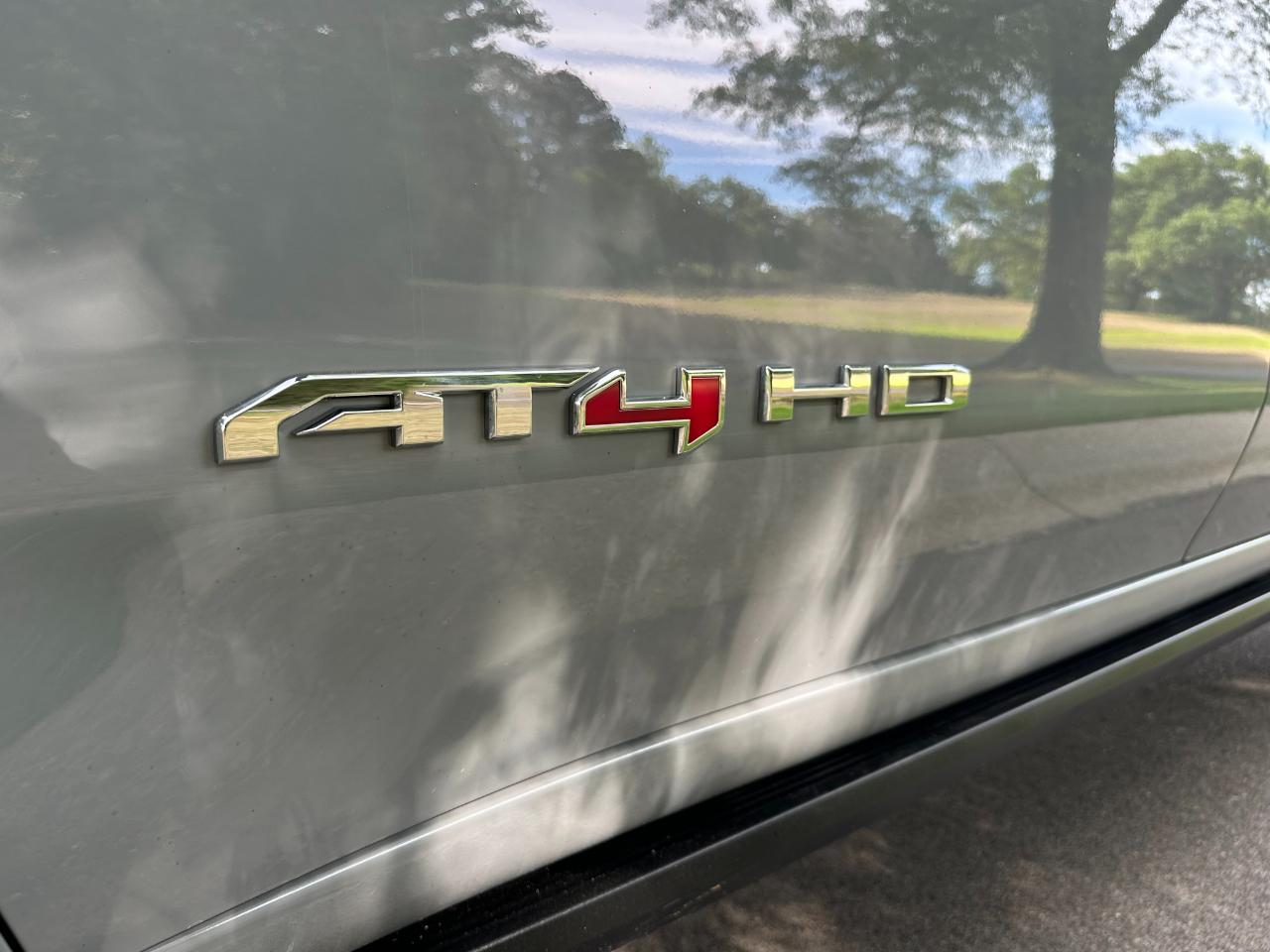 GMC Sierra 2500HD 4WD Crew Cab 159" AT4 2024