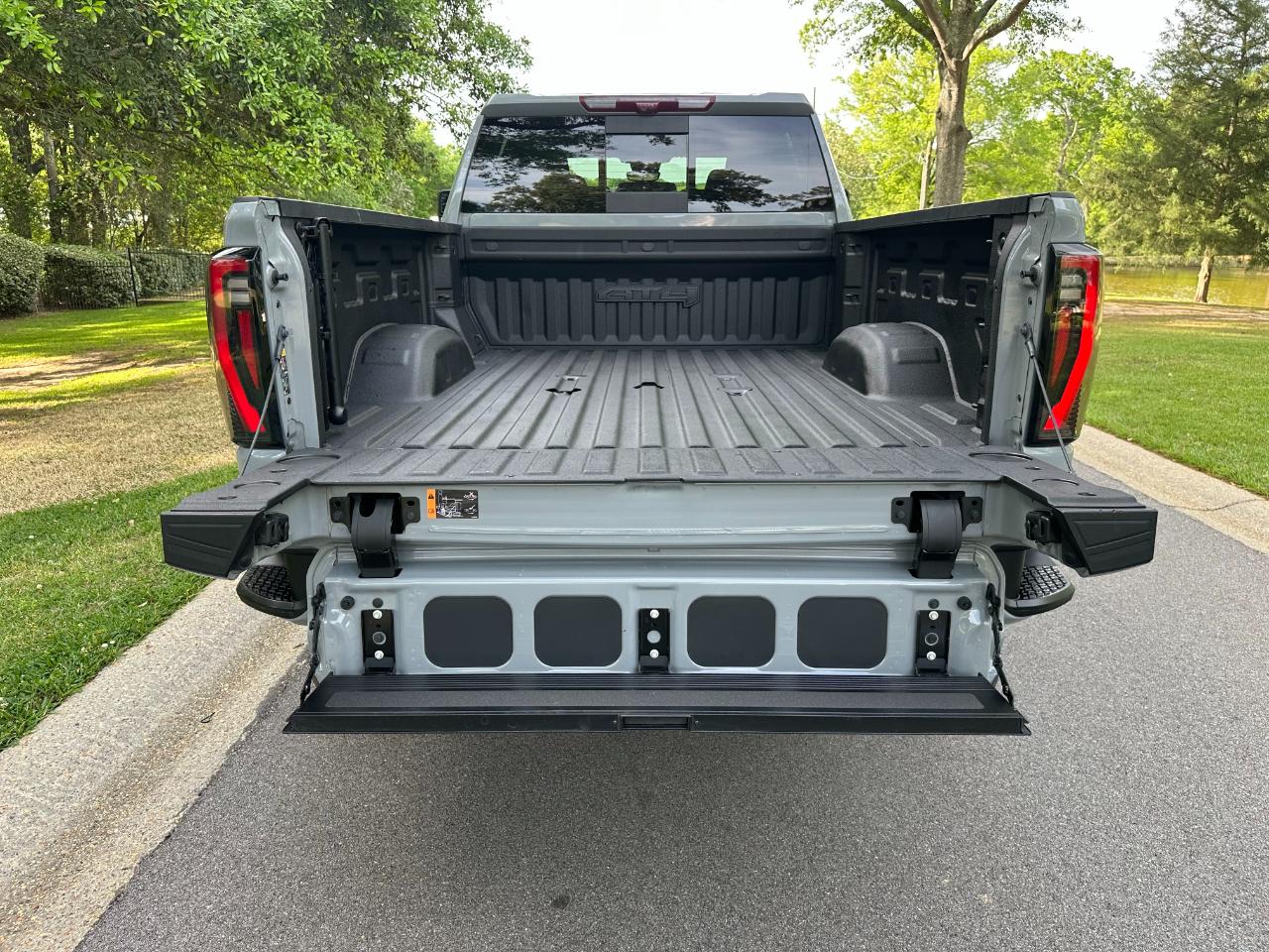 GMC Sierra 2500HD 4WD Crew Cab 159" AT4 2024